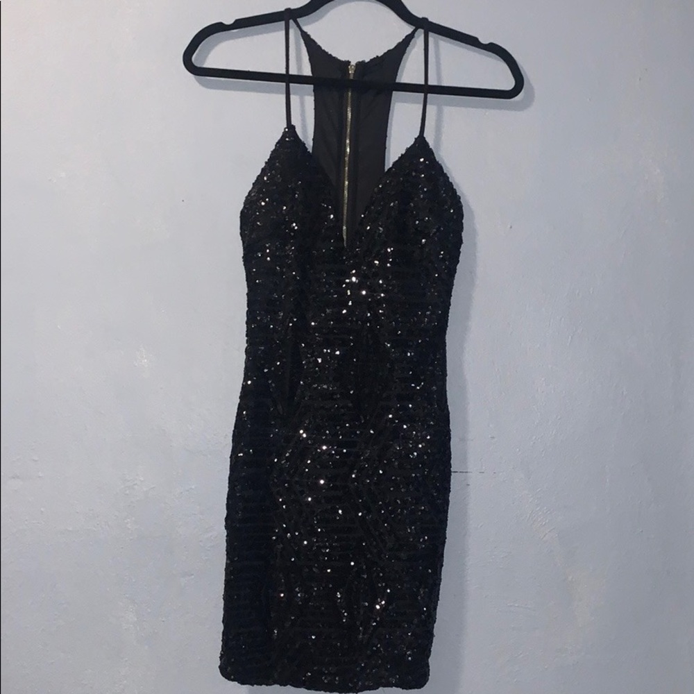 Black sequin night out dress! 🖤 - Picture 2 of 8